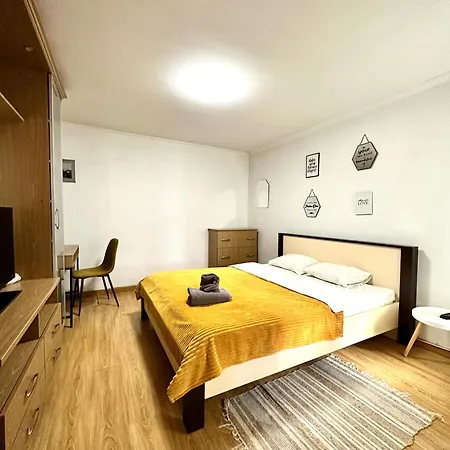 Apartment Romantic Apartments- In Historical Center